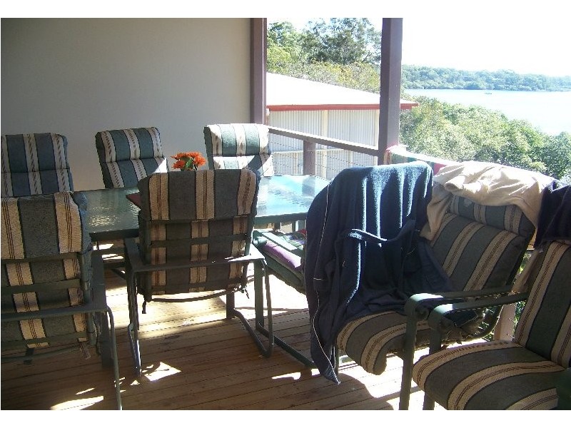 56 Timothy St, Macleay Island QLD 4184