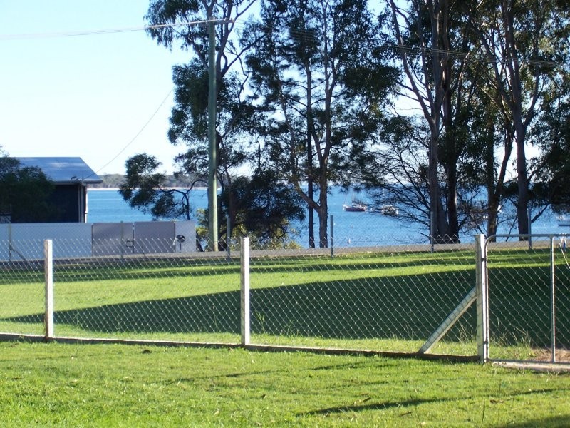 10 Kim Cres, Macleay Island QLD 4184
