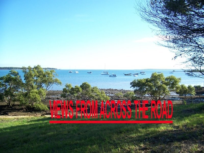 10 Kim Cres, Macleay Island QLD 4184