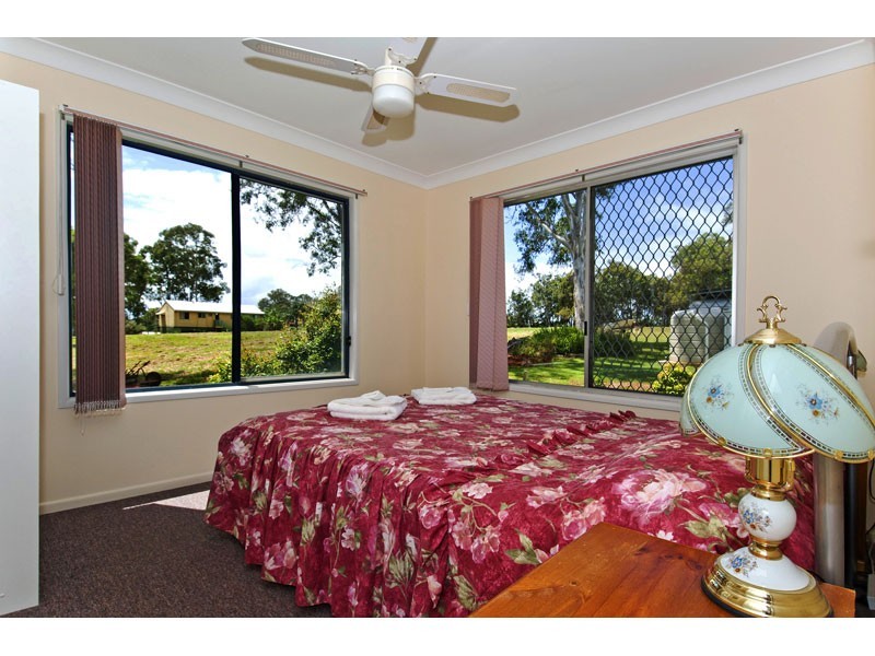 143 LUCAS DRIVE, Lamb Island QLD 4184