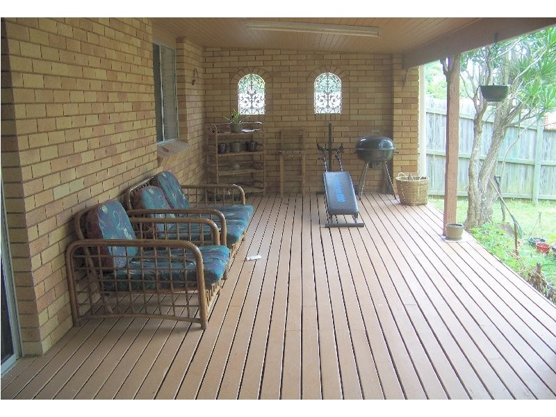 8 Squire Street, Macleay Island QLD 4184