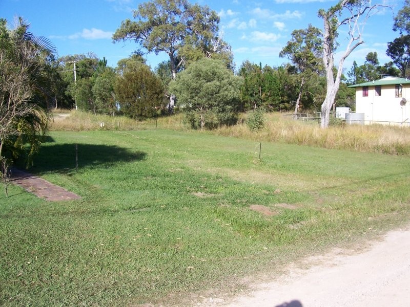 60 SCOTTS RD, Macleay Island QLD 4184