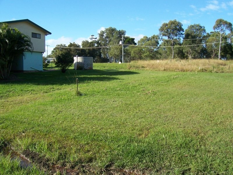 60 SCOTTS RD, Macleay Island QLD 4184