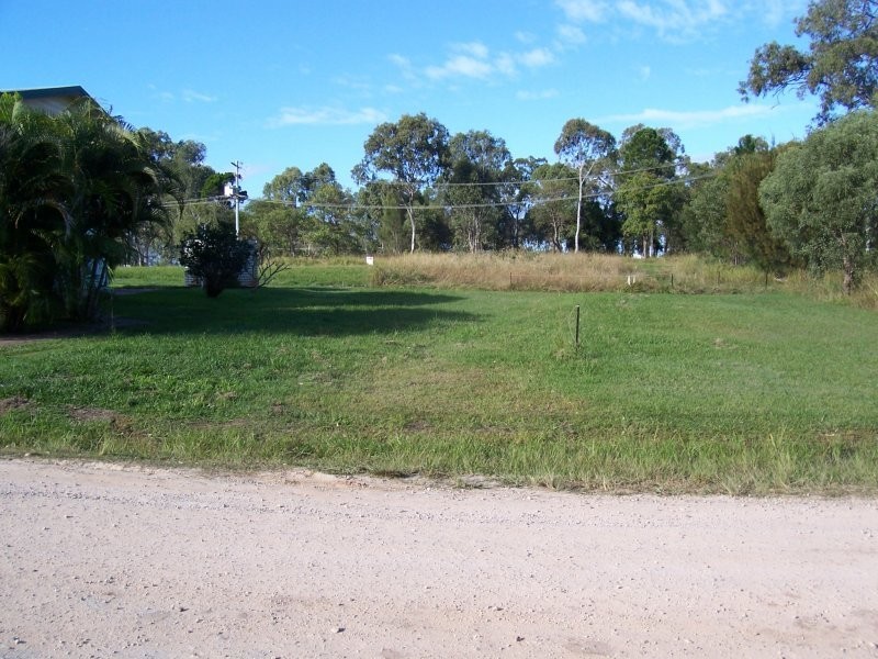 60 SCOTTS RD, Macleay Island QLD 4184