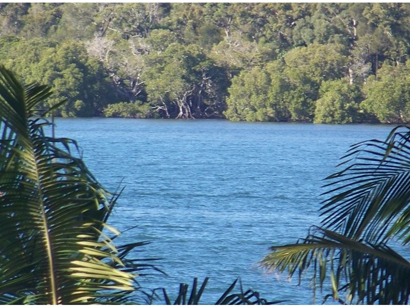 23 Lucas dr, Lamb Island QLD 4184