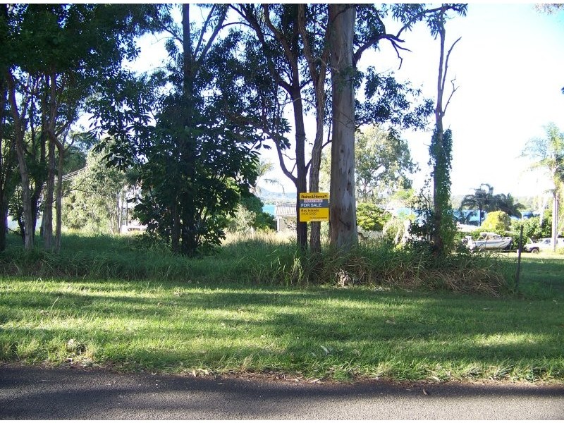 23 Lucas dr, Lamb Island QLD 4184