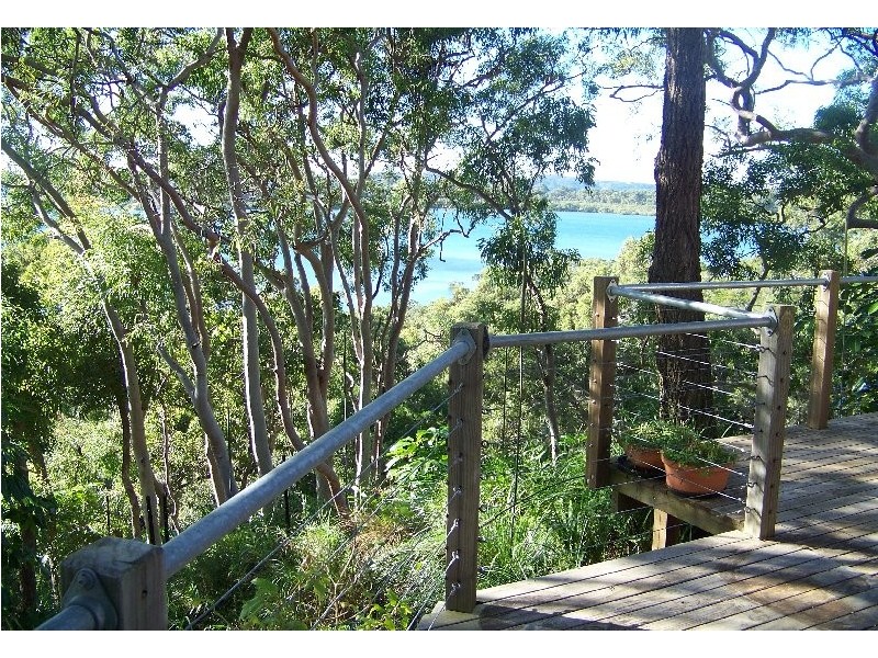 28 Blue Waters Crescent, Macleay Island QLD 4184