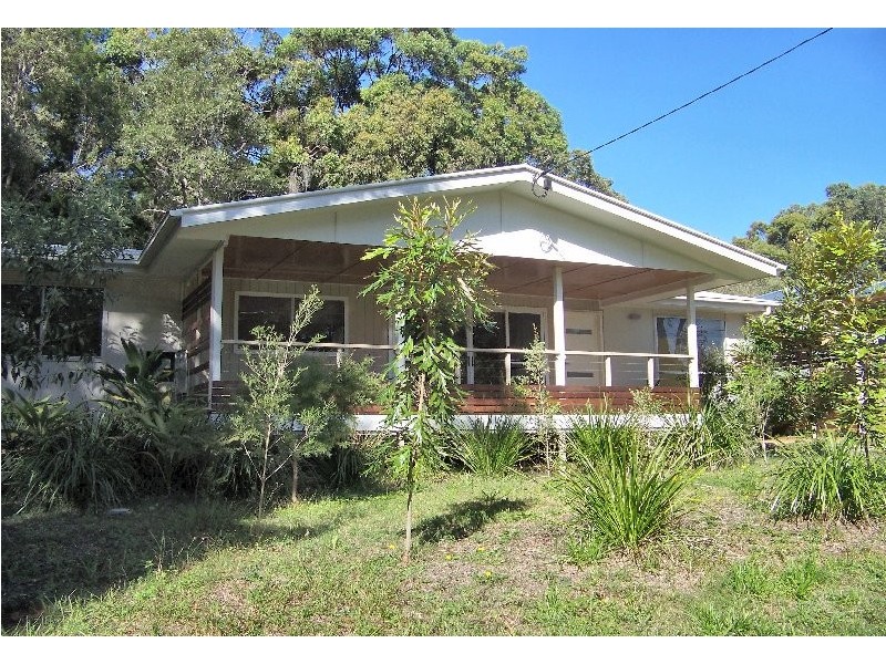 4 Hamilton Parade, Macleay Island QLD 4184