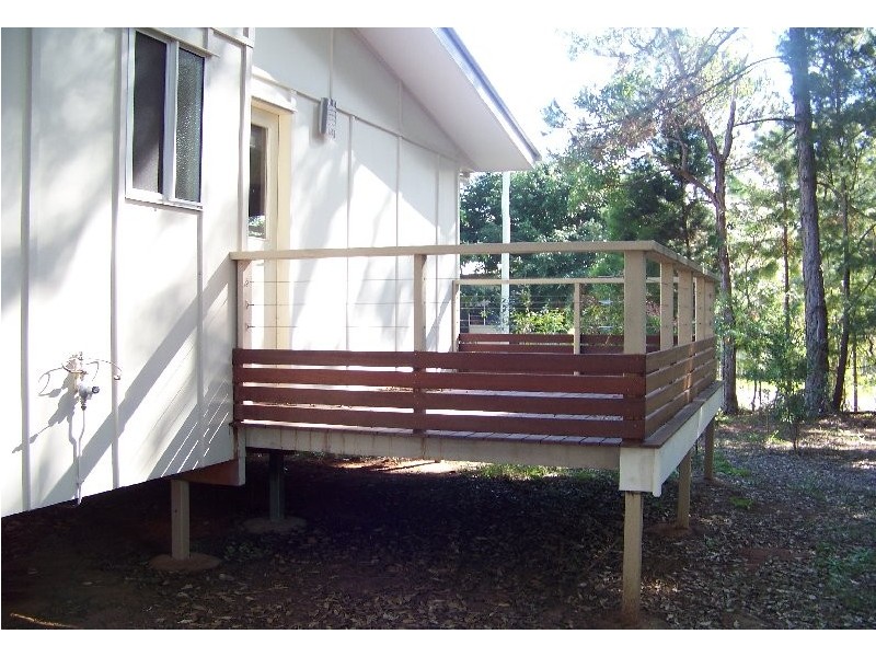4 Hamilton Parade, Macleay Island QLD 4184