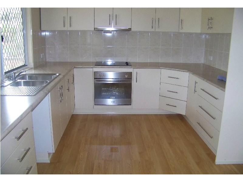 17 Michael Street, Macleay Island QLD 4184