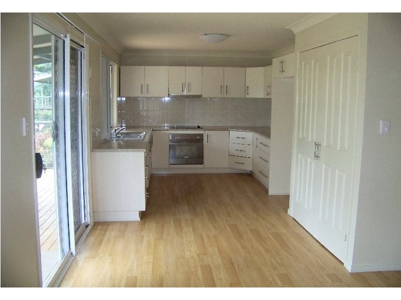 17 Michael Street, Macleay Island QLD 4184