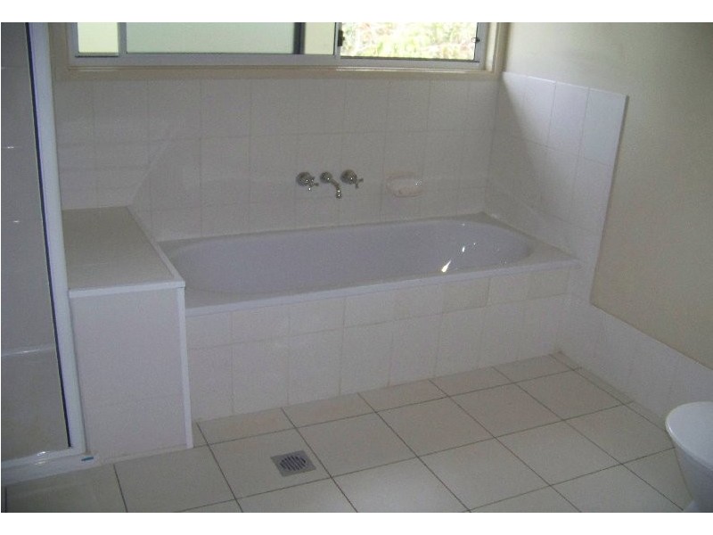 17 Michael Street, Macleay Island QLD 4184