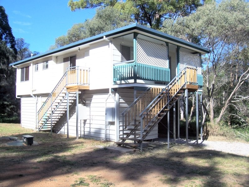 4 BROLGA ST, Macleay Island QLD 4184