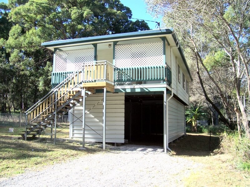 4 BROLGA ST, Macleay Island QLD 4184