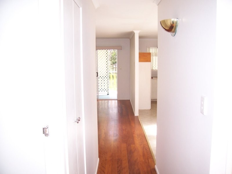4 BROLGA ST, Macleay Island QLD 4184