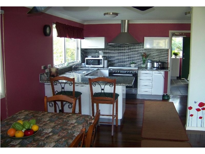 17 Coorong Street, Macleay Island QLD 4184