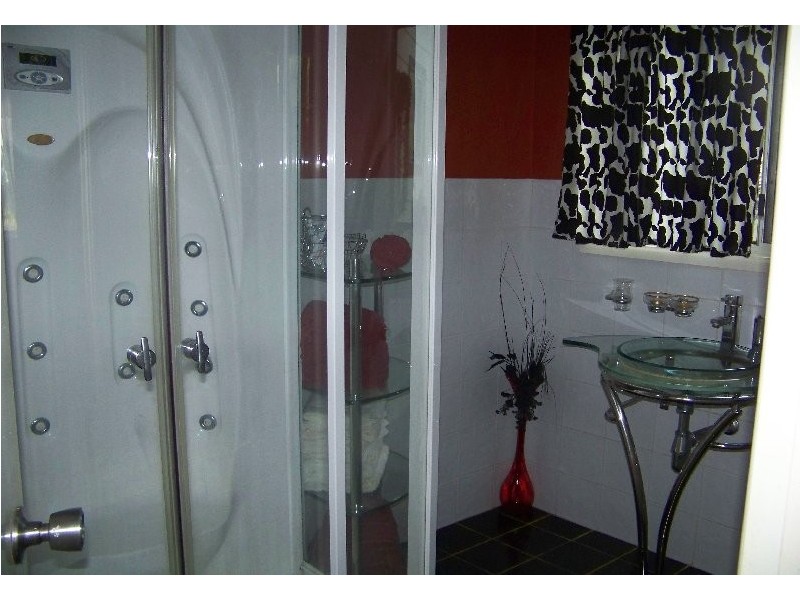 17 Coorong Street, Macleay Island QLD 4184