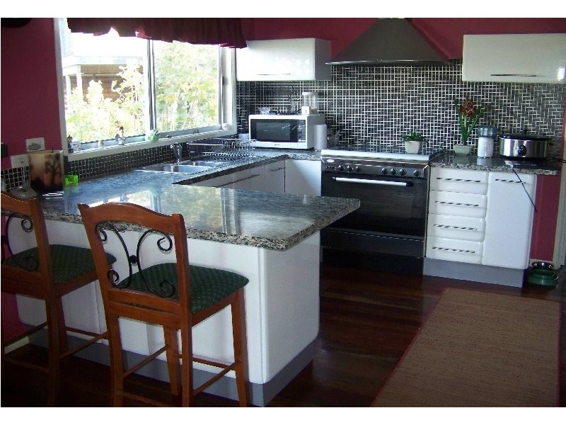 17 Coorong Street, Macleay Island QLD 4184