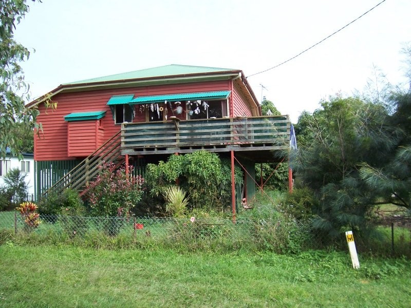 9 BETTY ST, Macleay Island QLD 4184