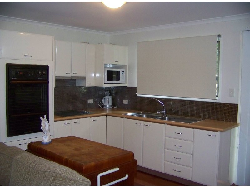 9 ARUMA st, Macleay Island QLD 4184