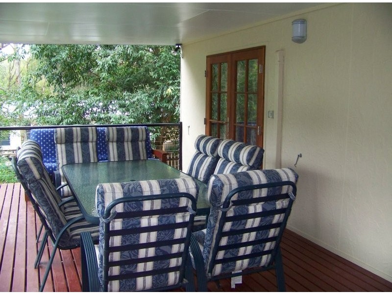 9 ARUMA st, Macleay Island QLD 4184