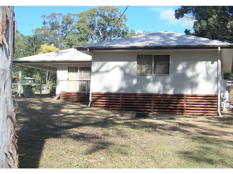 12 Tukkeri St, Macleay Island QLD 4184