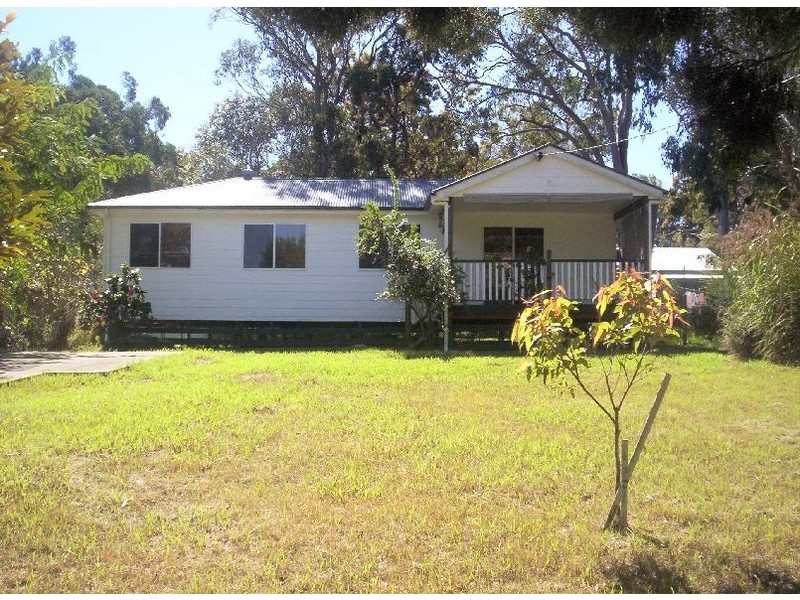 5 Kalara St, Macleay Island QLD 4184