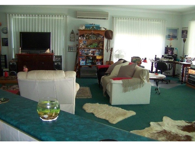 19 Coondooroopa Drive, Macleay Island QLD 4184