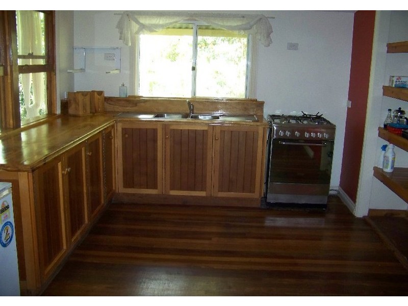 28 Vine Street, Macleay Island QLD 4184