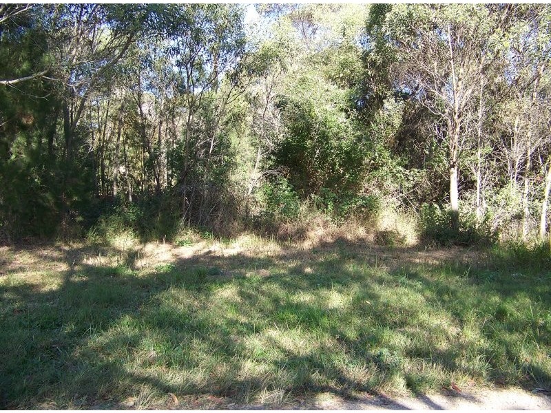11 Rainbow Ave, Macleay Island QLD 4184