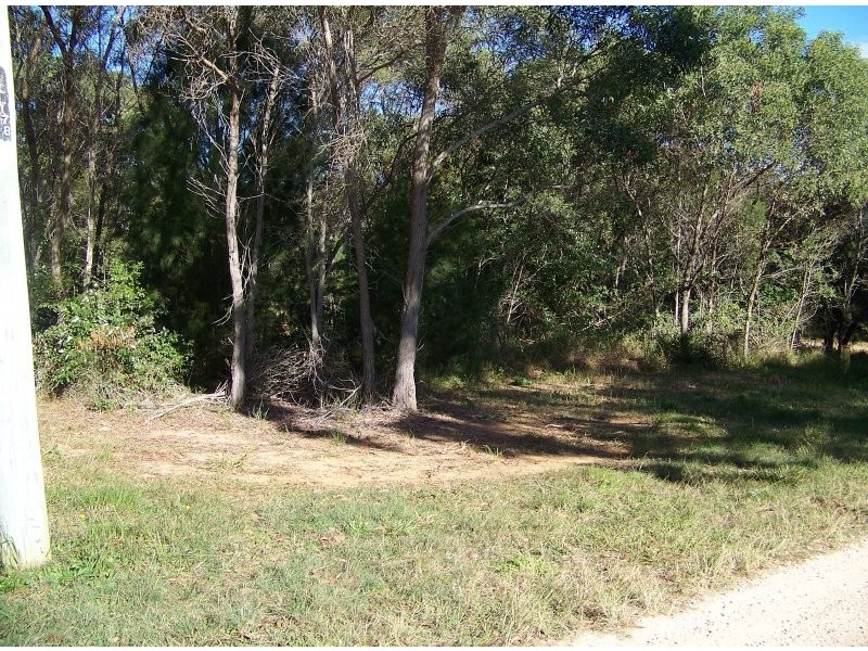 11 Rainbow Ave, Macleay Island QLD 4184