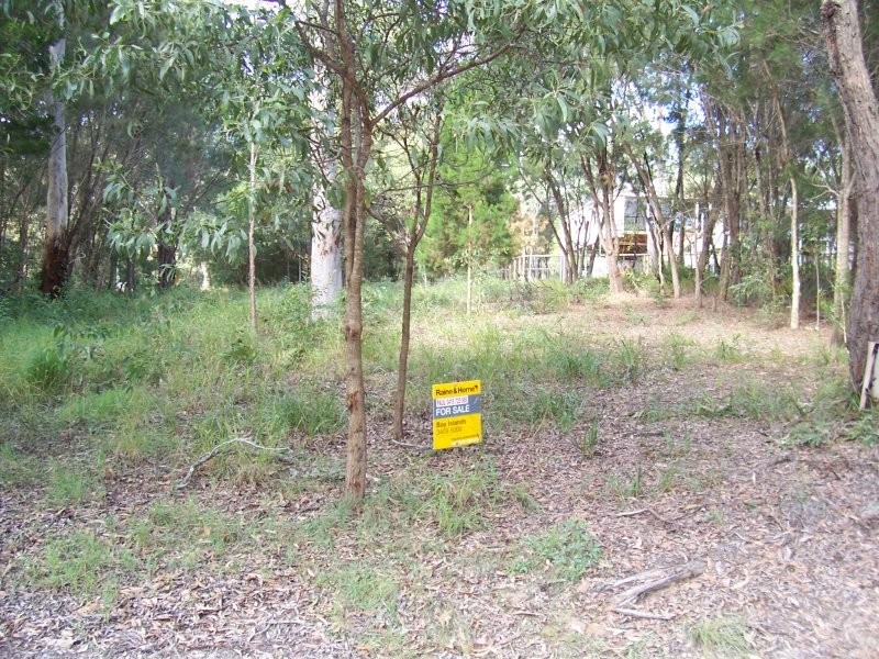 6 ATTUNGA ST, Macleay Island QLD 4184