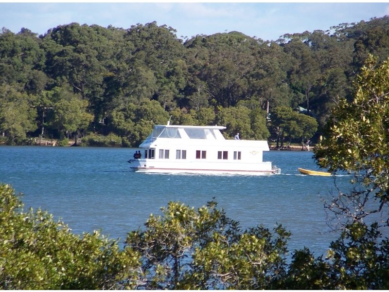 4 Edgewater pl, Lamb Island QLD 4184