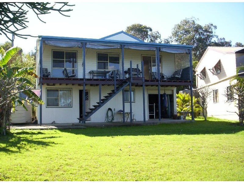 38 Coorong St, Macleay Island QLD 4184