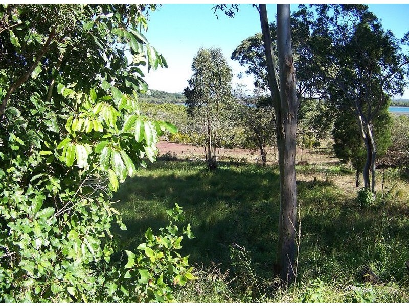 50 Charles Terrace, Macleay Island QLD 4184