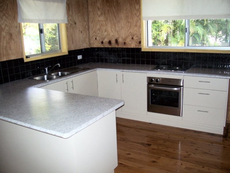 5 BETTY ST, Macleay Island QLD 4184