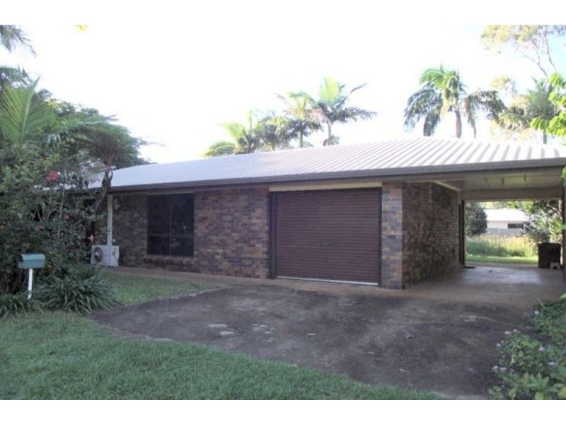 2 MICHAEL AV, Lamb Island QLD 4184