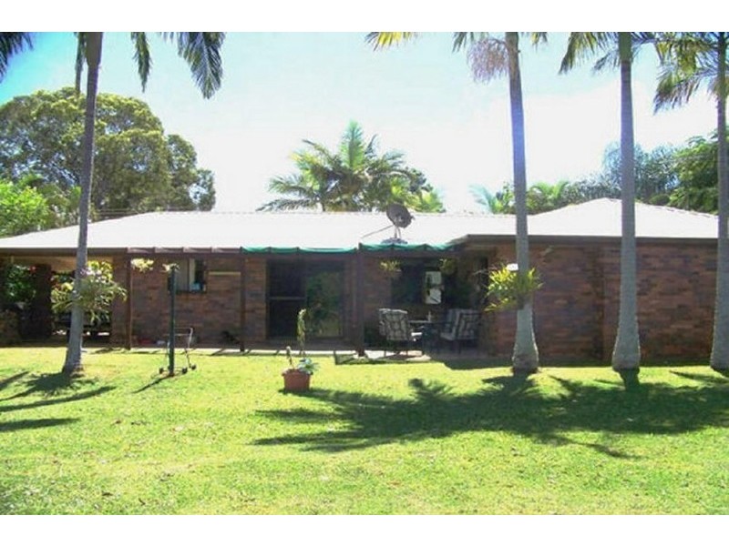 2 MICHAEL AV, Lamb Island QLD 4184