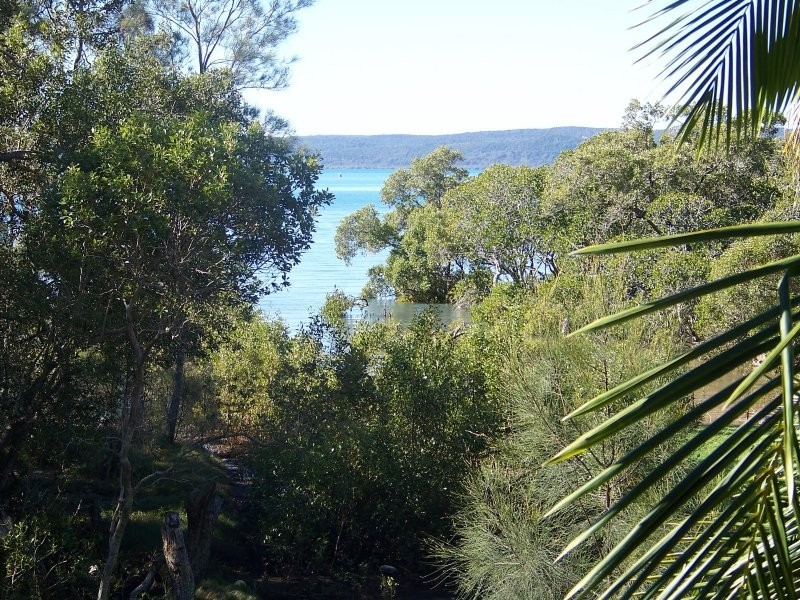 27 Beelong Street, Macleay Island QLD 4184
