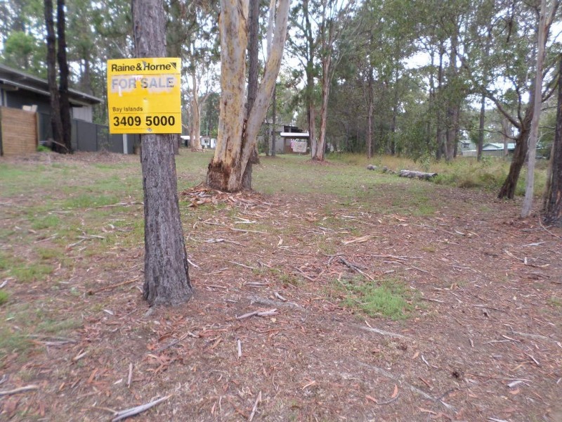 37 Arthur Street, Macleay Island QLD 4184