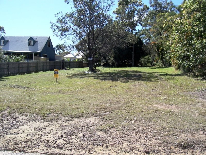14 ALISTAIR CRT, Macleay Island QLD 4184