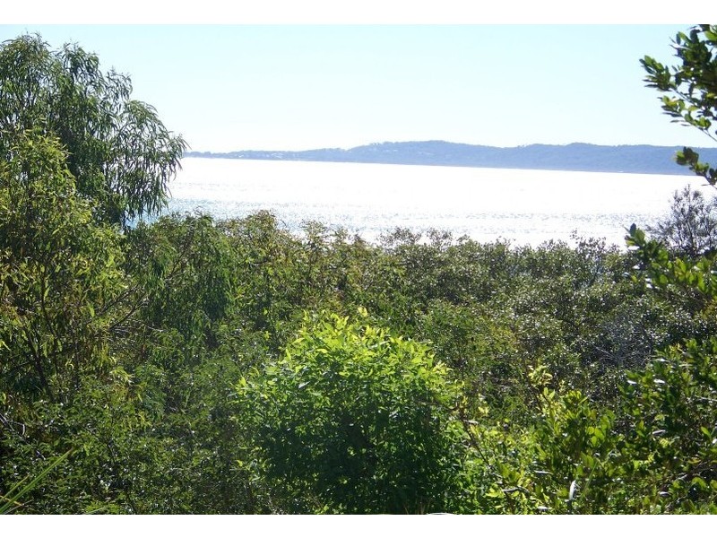 5 Beelong St, Macleay Island QLD 4184