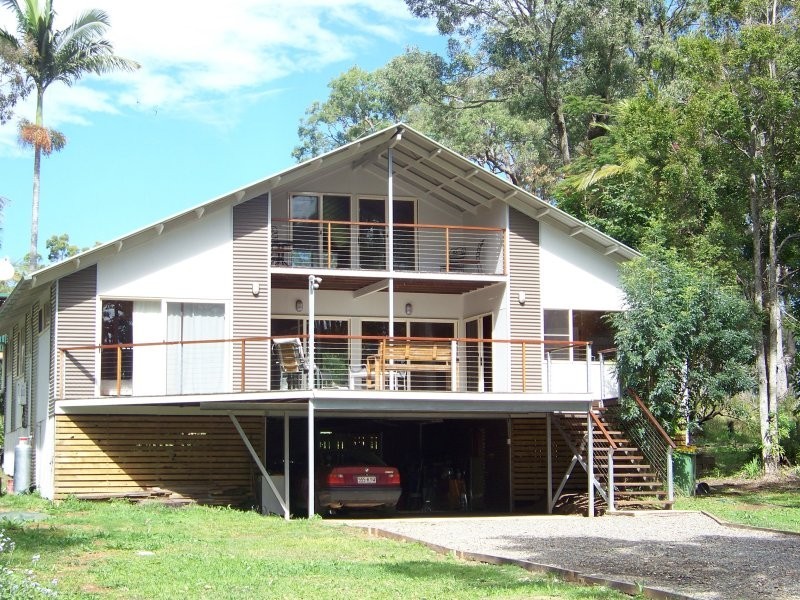 28 Blue Bay Crescent, Macleay Island QLD 4184