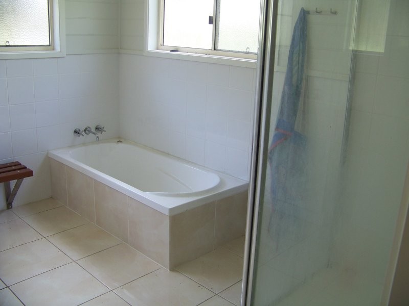 28 Blue Bay Crescent, Macleay Island QLD 4184