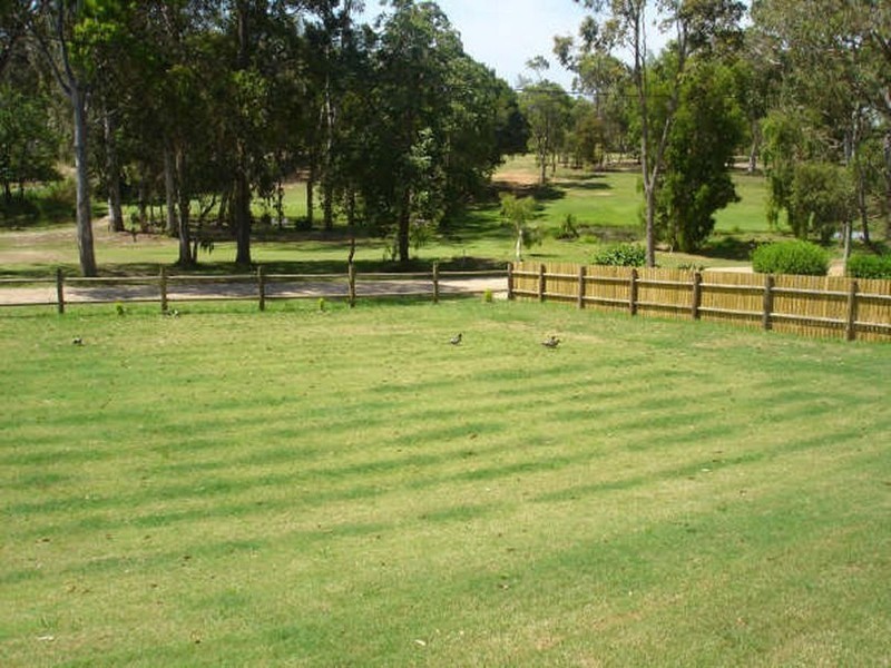 8 – 10 GORDON RD, Macleay Island QLD 4184