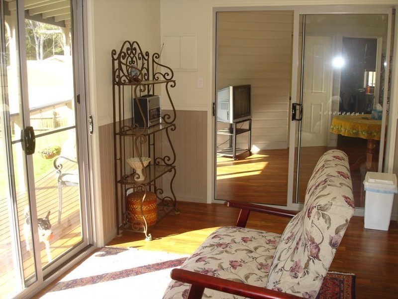 8 – 10 GORDON RD, Macleay Island QLD 4184