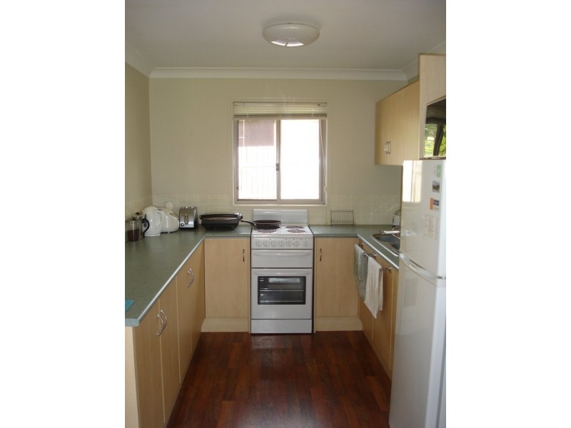 8 – 10 GORDON RD, Macleay Island QLD 4184
