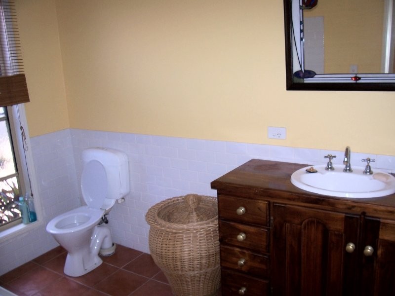 35 KARDINIA ST, Macleay Island QLD 4184