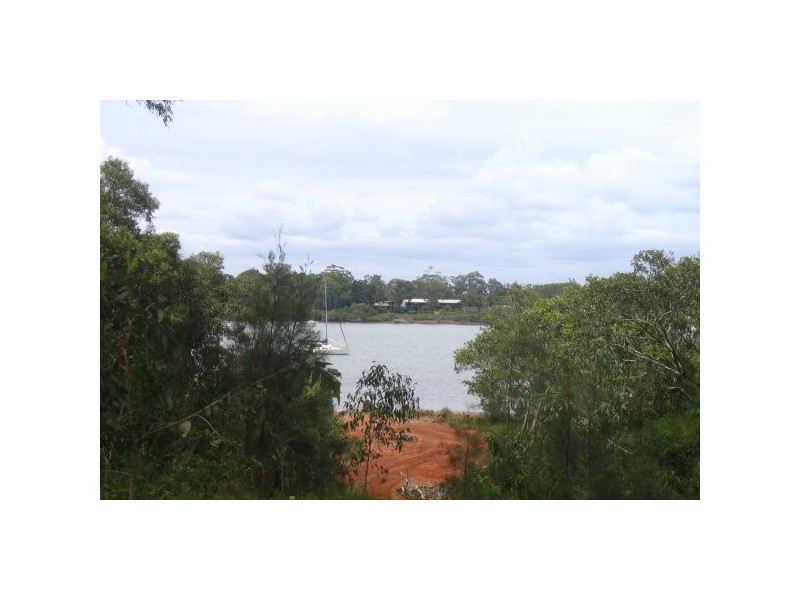 21 MICHAEL av, Lamb Island QLD 4184