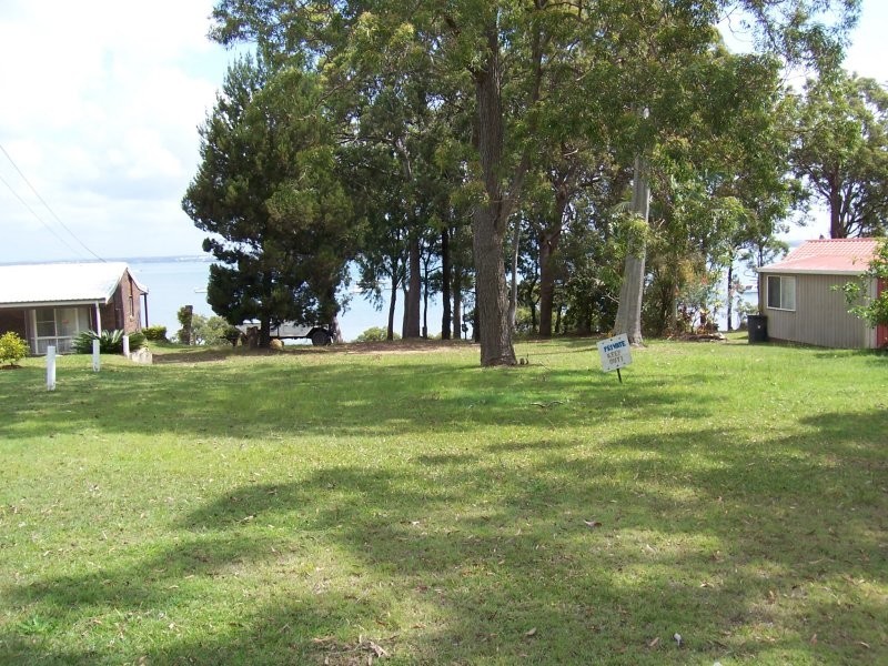 43 COONDOOROOPA DV, Macleay Island QLD 4184